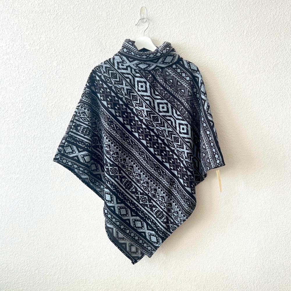 Bobbie Brooks Large/Extra Large Blue And Black Tribal Boho Pullover Poncho - NWT